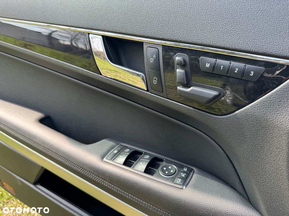 Mercedes-Benz Klasa E - 20