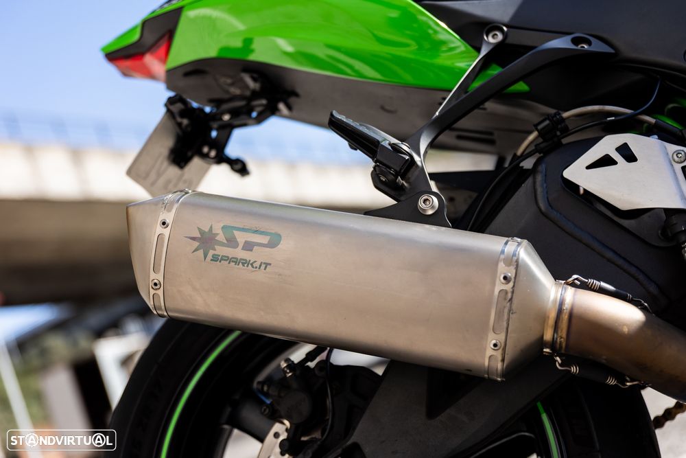 Kawasaki ZX ZX10R - 6