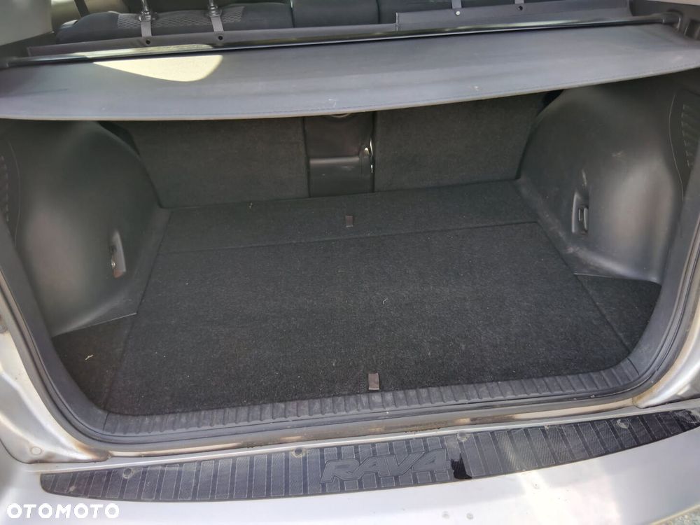 Toyota RAV4 2.0 VVT-i Premium - 12