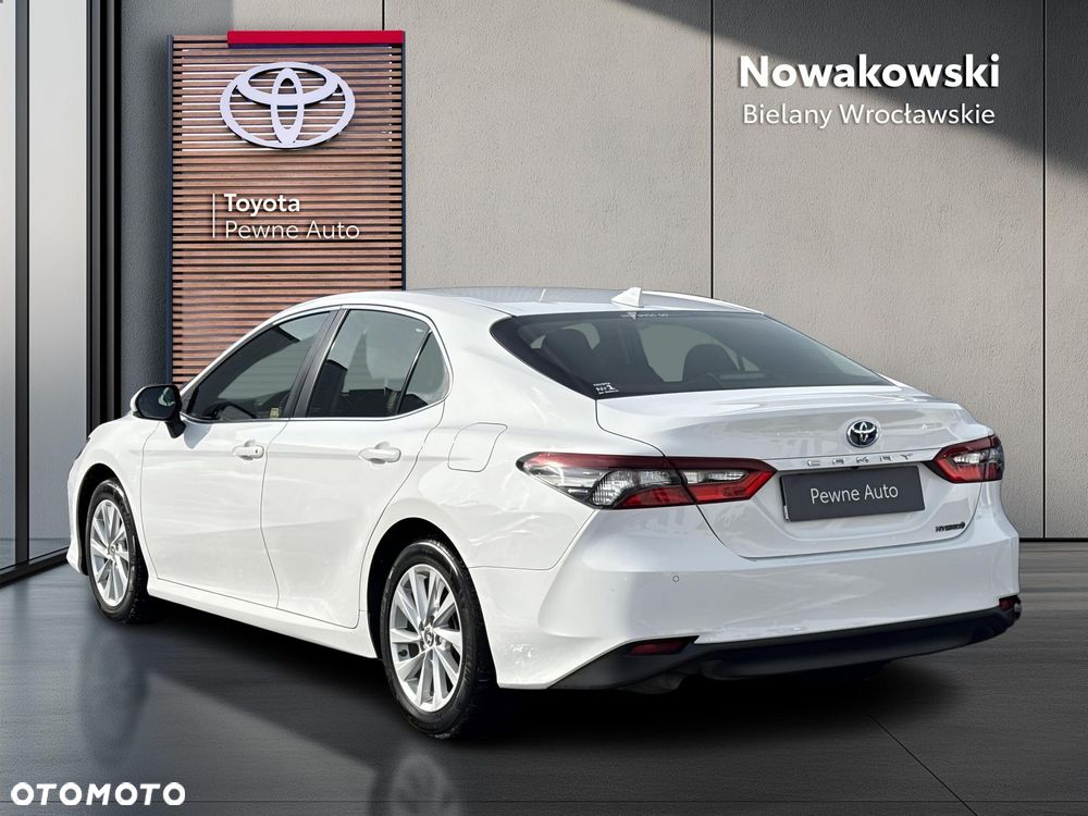 Toyota Camry 2.5 Hybrid Comfort CVT - 25