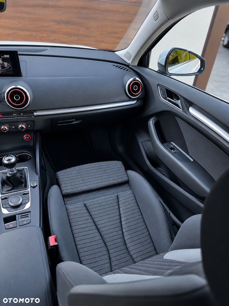Audi A3 Sportback 1.4 TFSI cylinder on demand ultra S line Sportpaket - 33