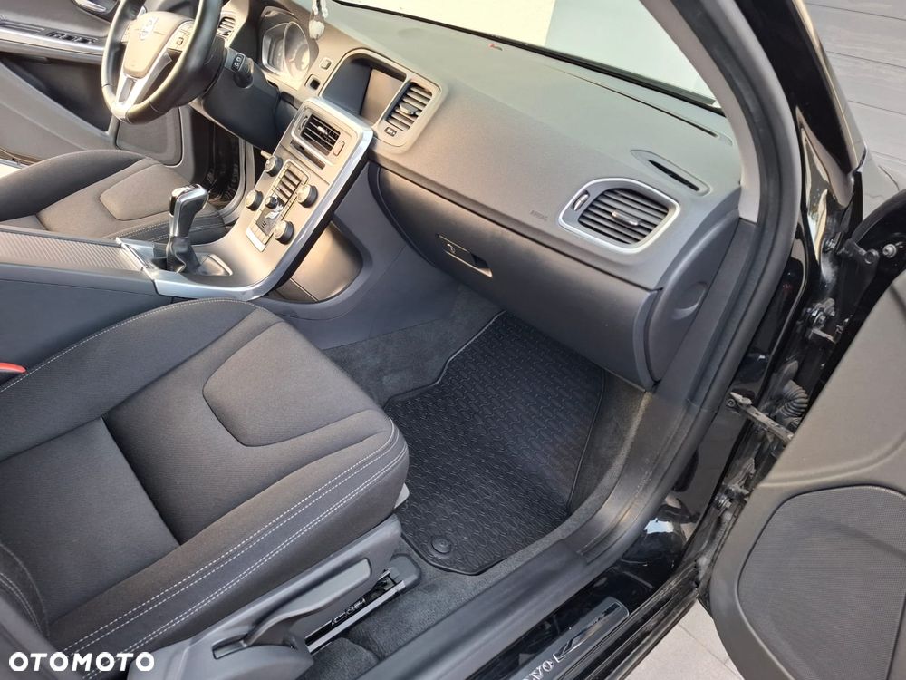 Volvo V60 D3 Kinetic - 9