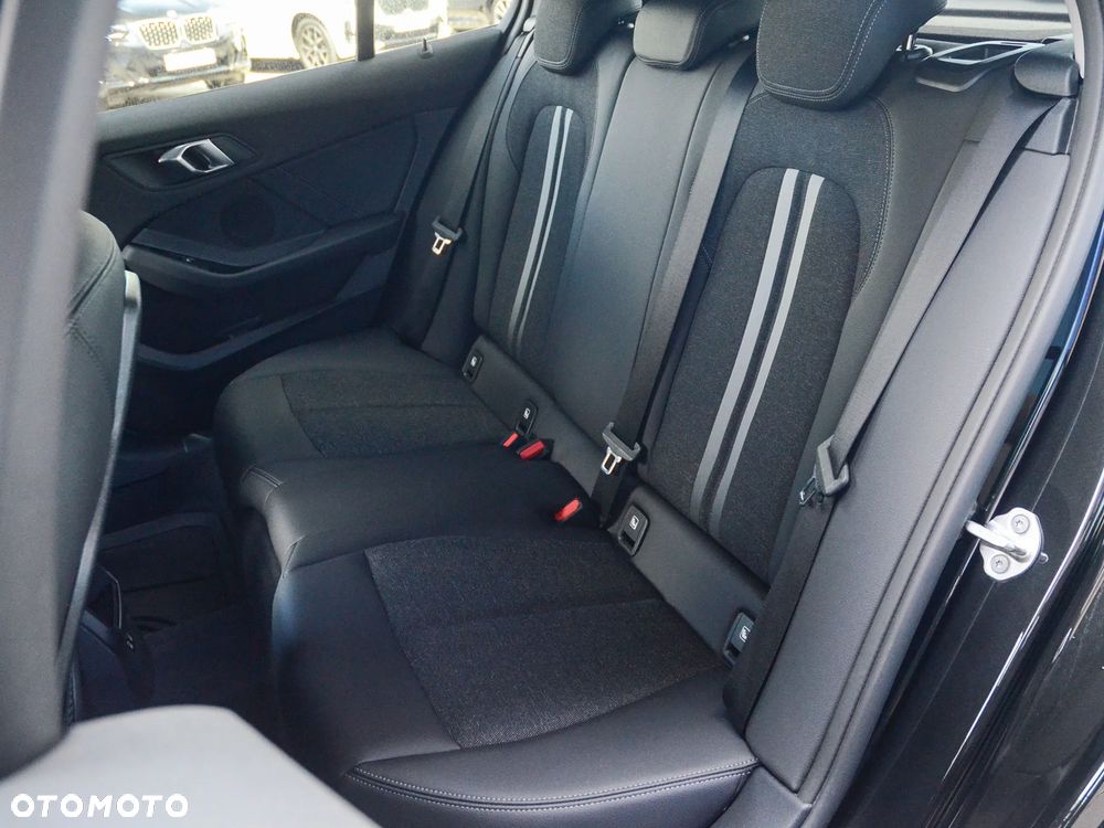 BMW Seria 1 118d Sport Line - 32