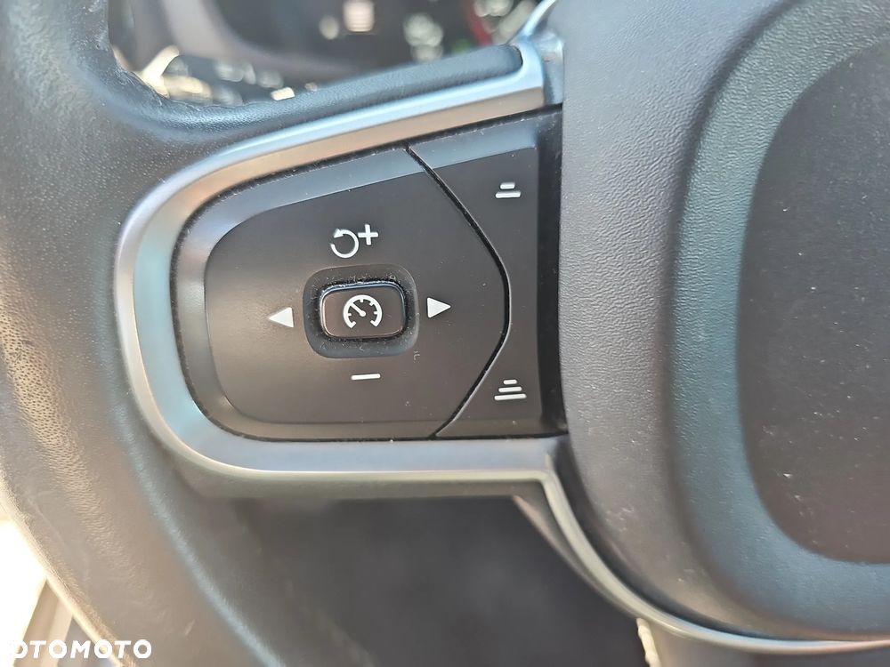 Volvo V60 D4 Momentum - 17