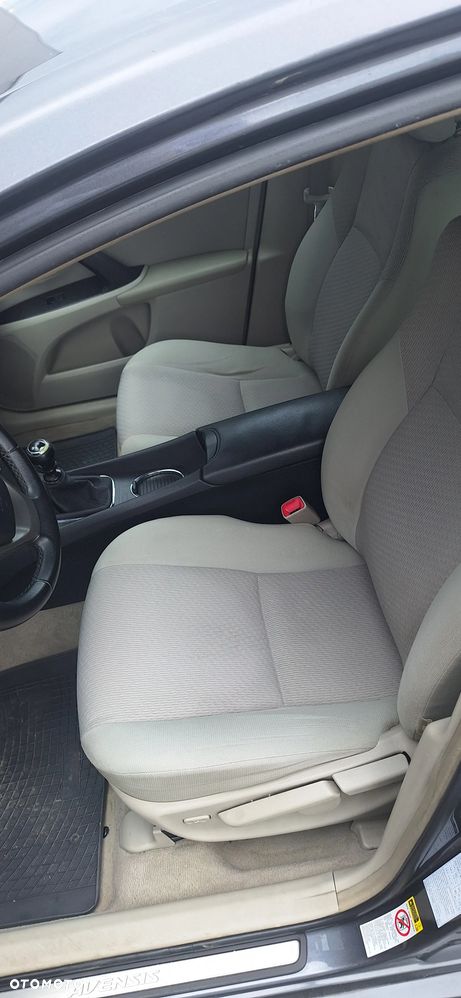 Toyota Avensis 2.2 D-4D 2010 - 11