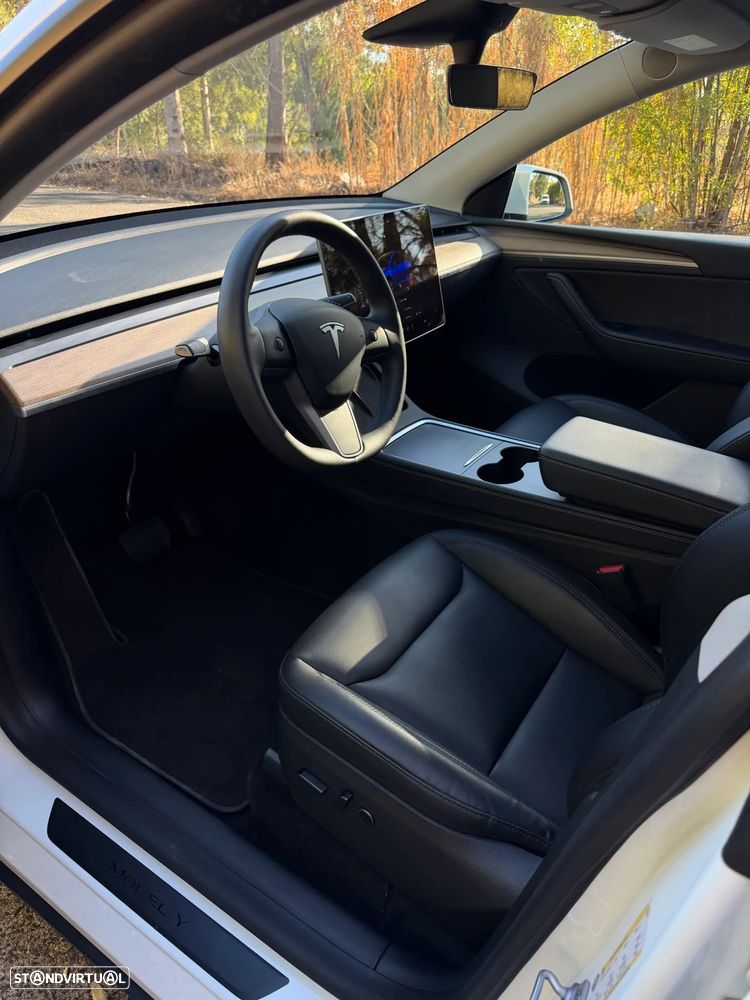 Tesla Model Y Long Range Dual Motor AWD - 6