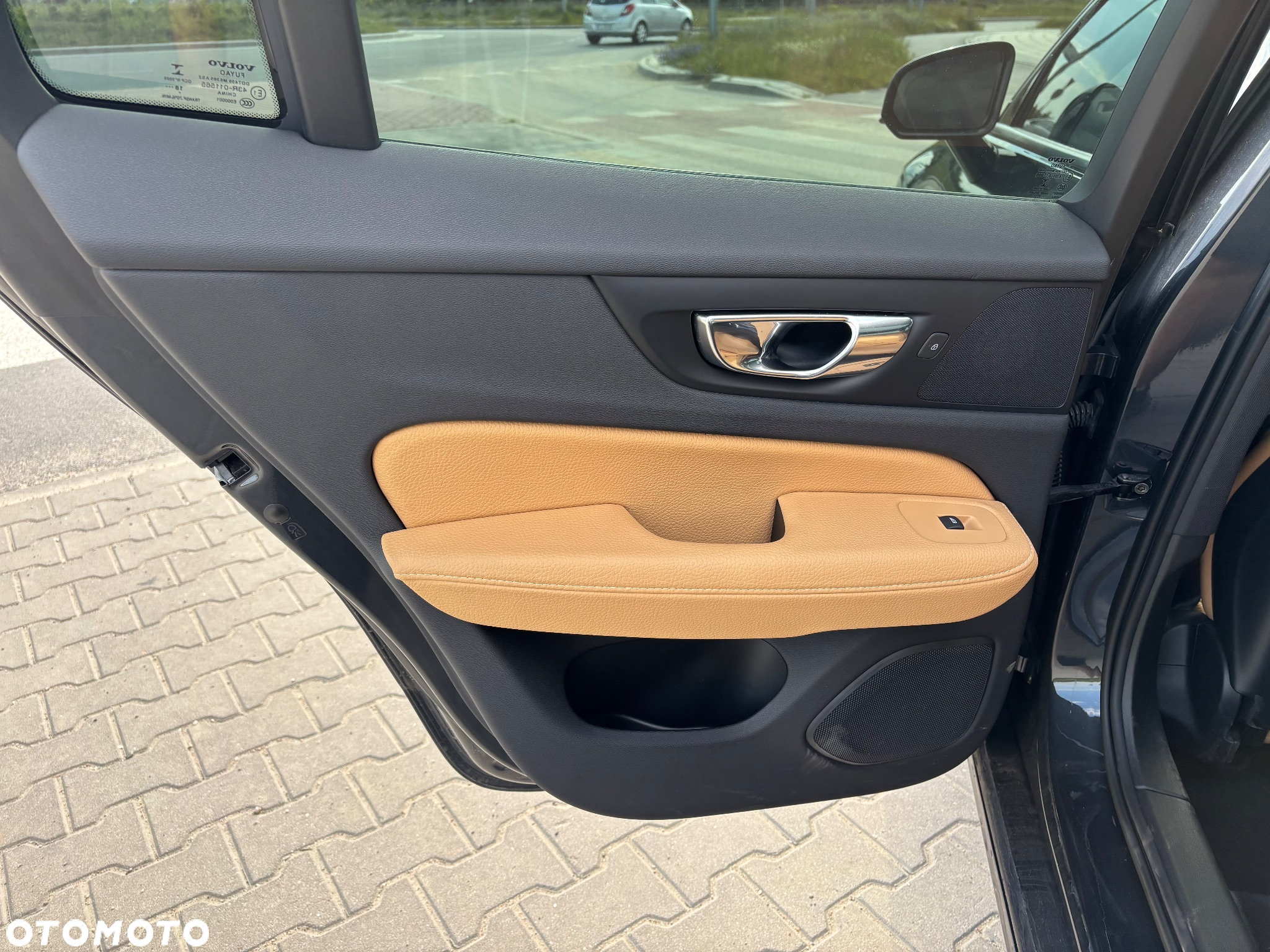 Volvo V60 T6 AWD Momentum Pro - 16