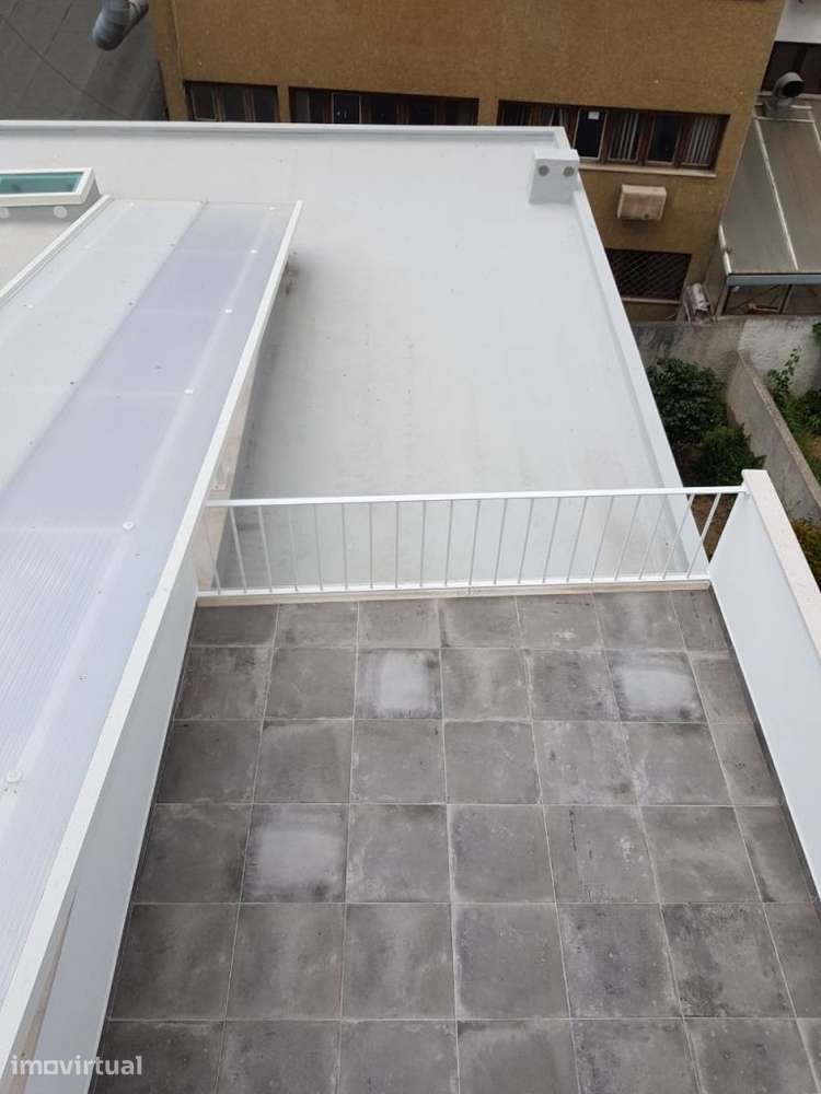 T0 NOVO - Rua Figueira da Foz 57 - Av. Fernão Magalhães- Coimbra - Grande imagem: 3/10