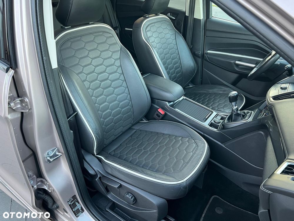 Ford Kuga - 28