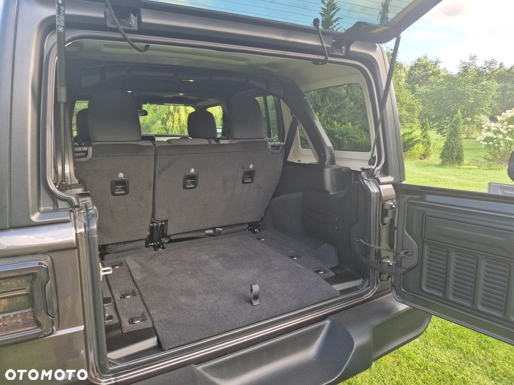 Jeep Wrangler - 10