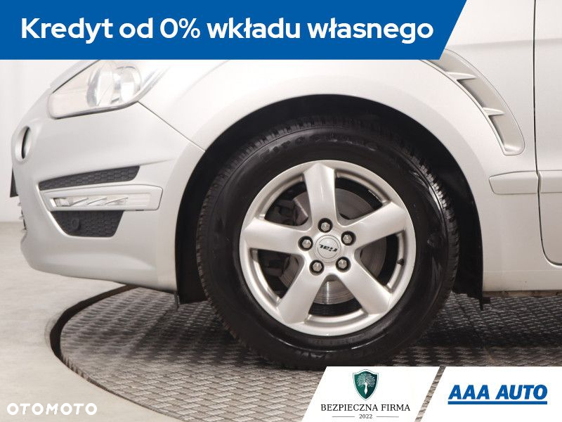 Ford S-Max - 13