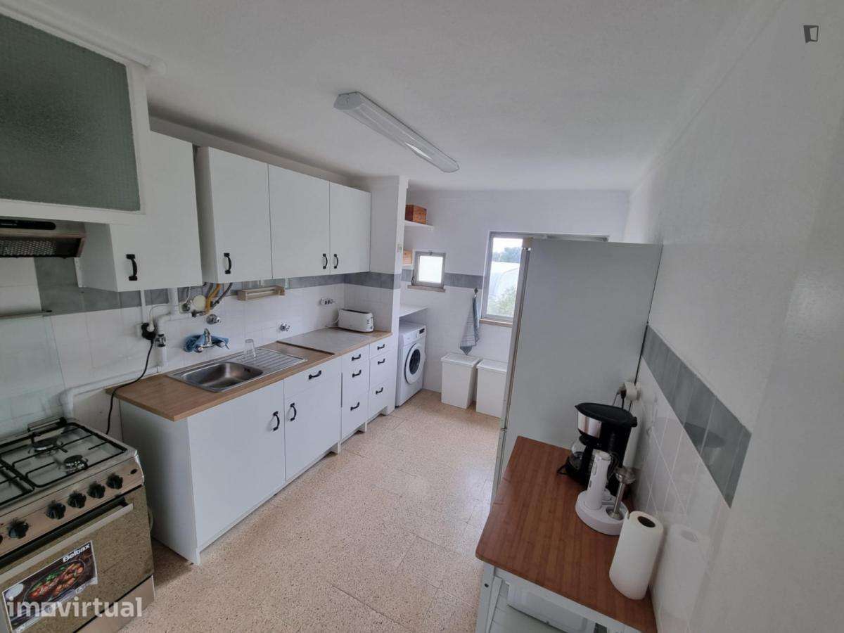 Quarto - localizado em Oeiras Lisbon - Grande imagem: 3/9