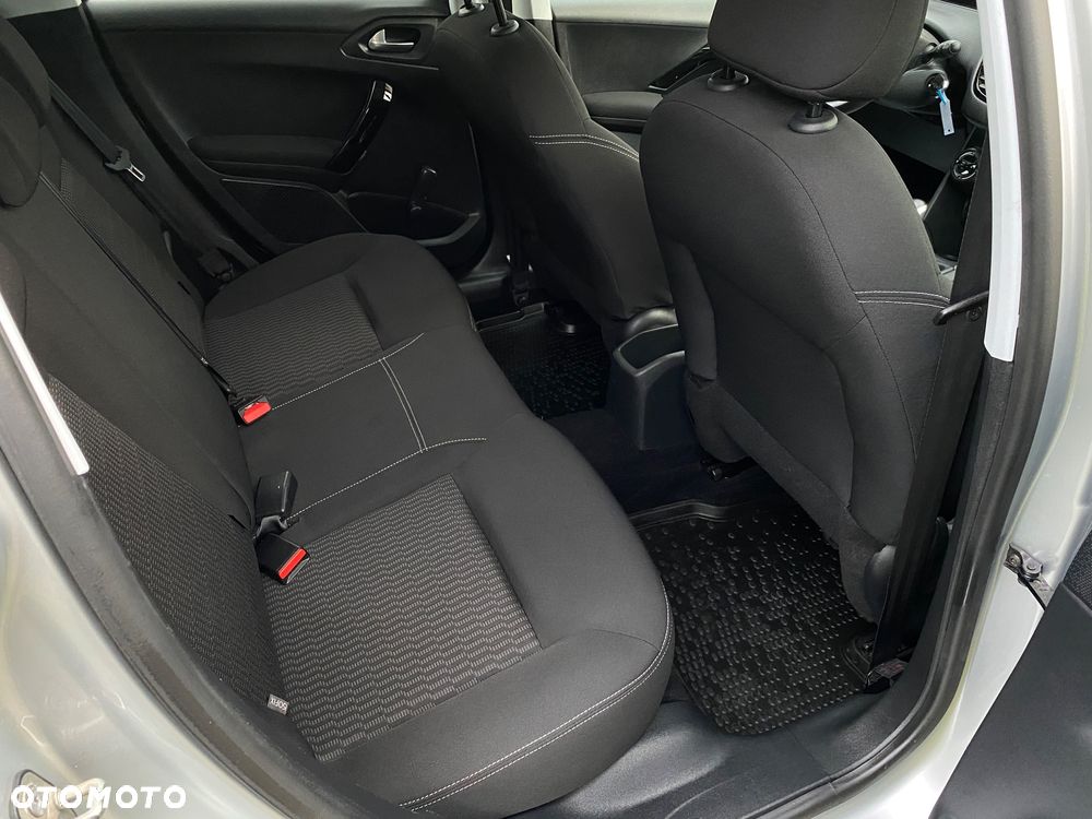Peugeot 208 - 9