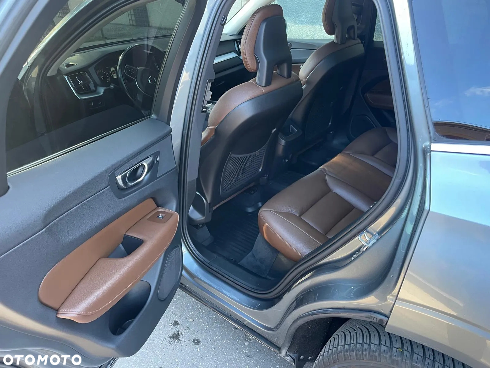 Volvo XC 60 T6 AWD Momentum - 34