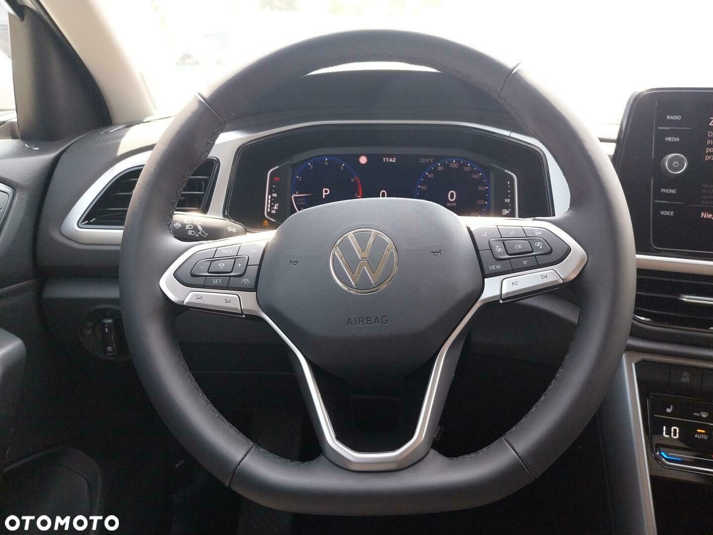 Volkswagen T-Roc - 12