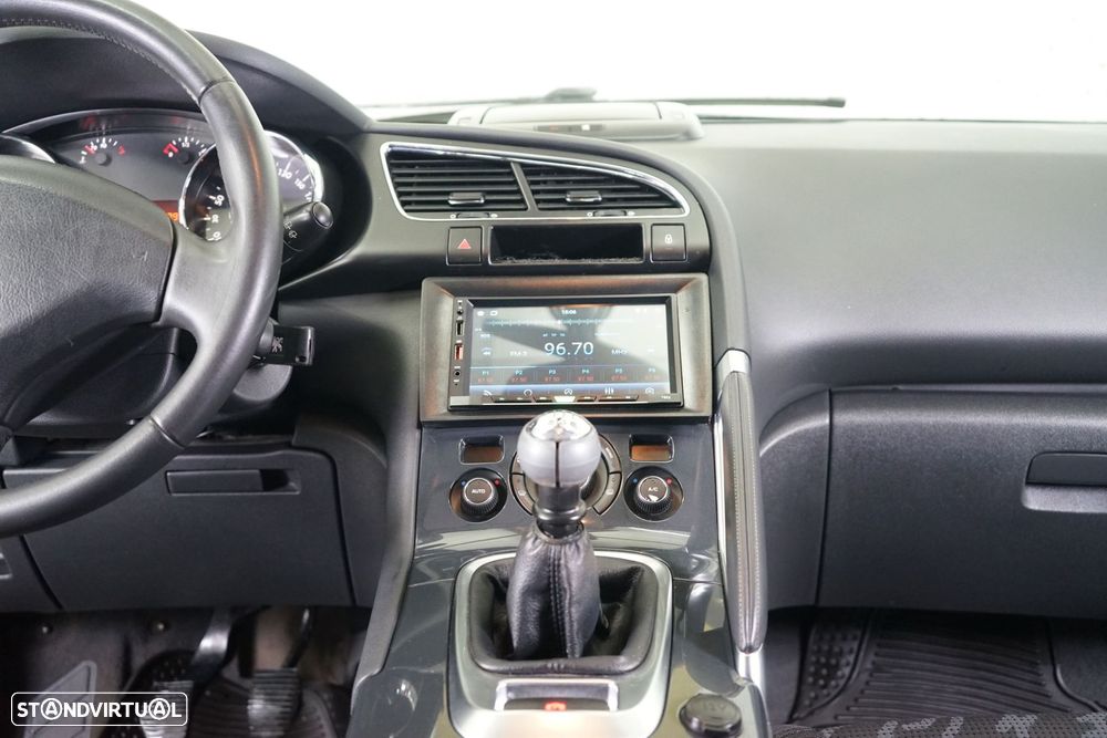 Peugeot 3008 1.6 HDi Allure - 27