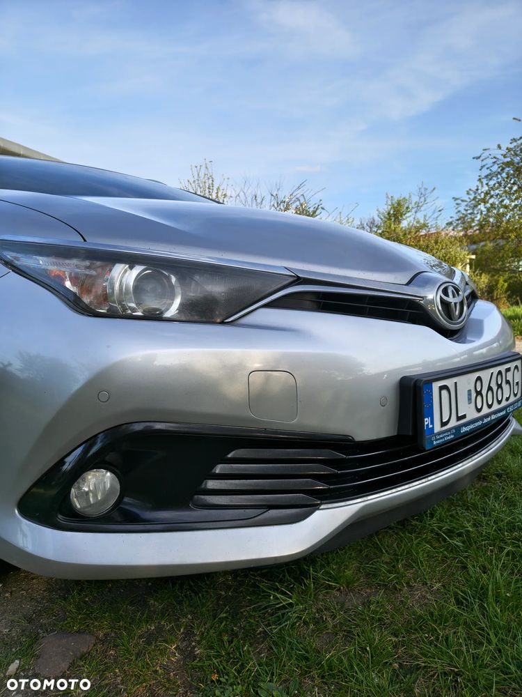 Toyota Auris 1.6 Premium - 5