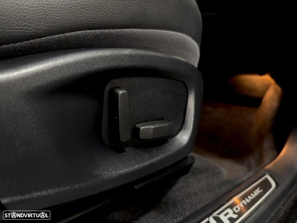 Jaguar E-Pace 2.0 i4D R-Dynamic S - 26