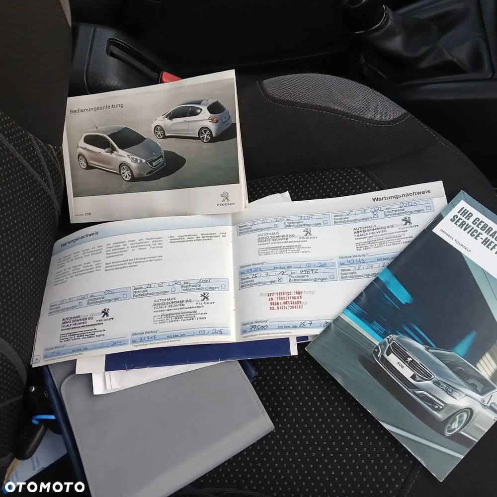 Peugeot 208 - 18