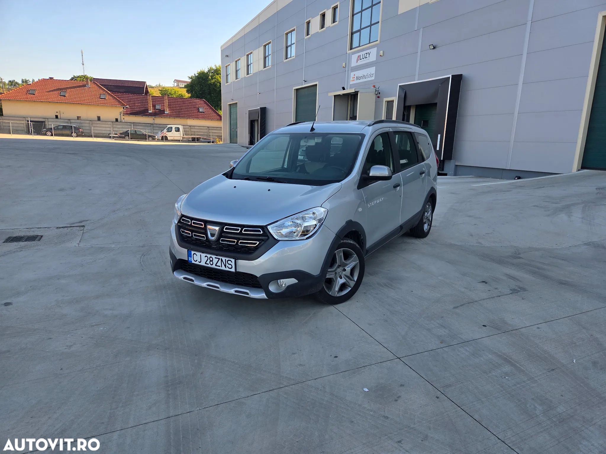 Dacia Lodgy TCe 130 GPF (7-Sitzer) Stepway - 1