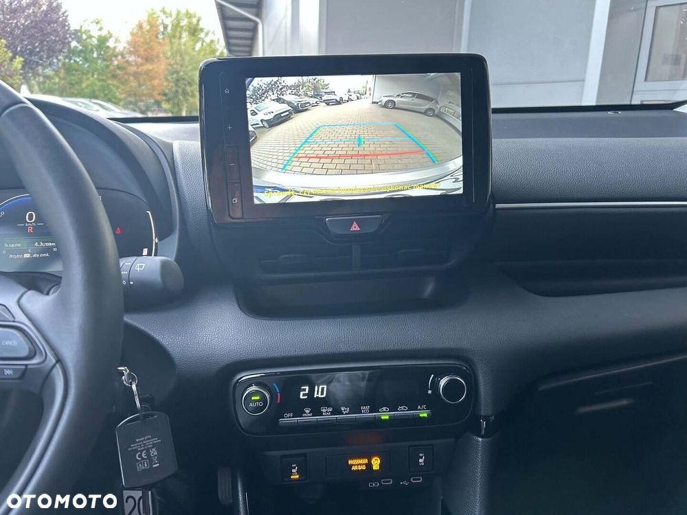 Toyota Yaris Hybrid 1.5 Style - 19