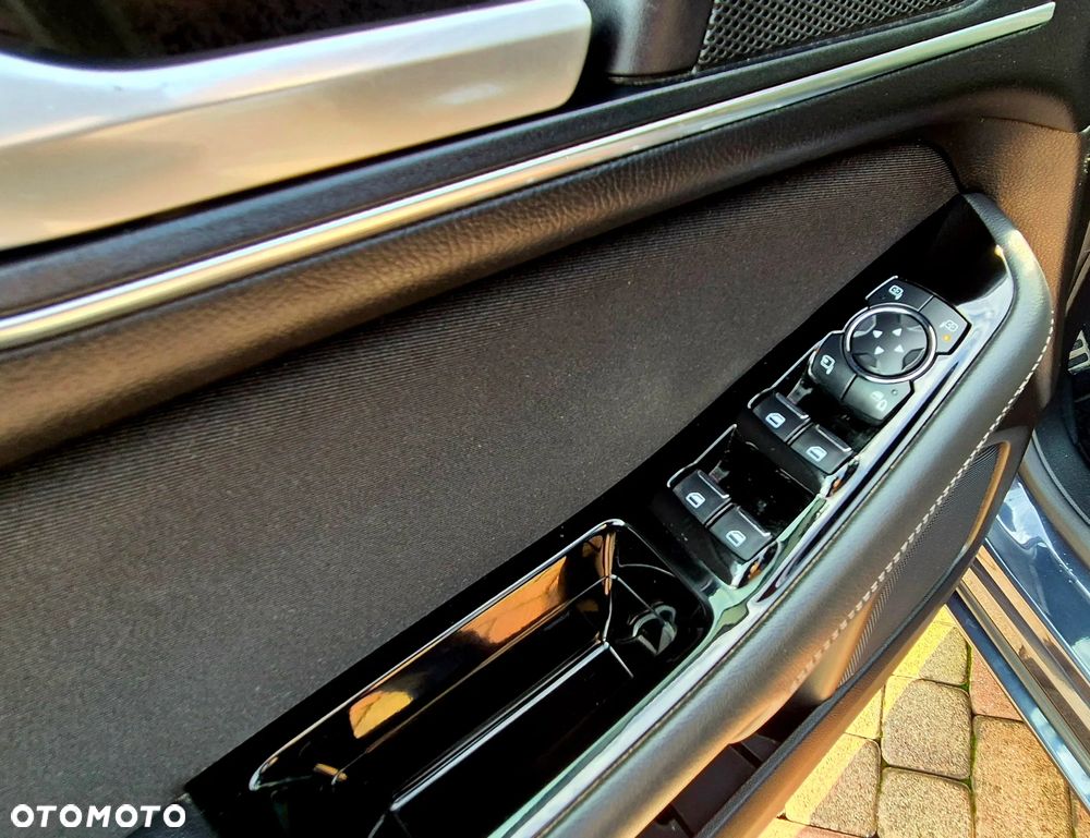 Ford S-Max 2.0 EcoBlue Titanium - 17