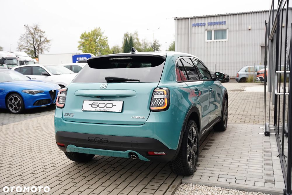 Fiat 600 1.2 Turbo La Prima eDCT - 2