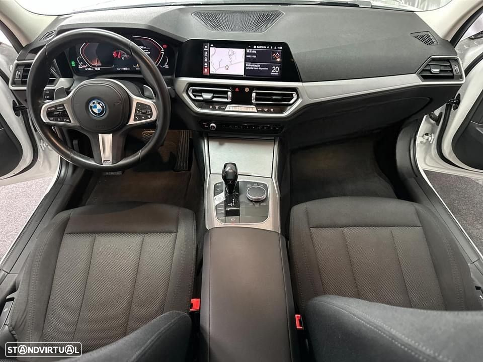 BMW 318 d Touring Pack Desportivo M Auto - 4