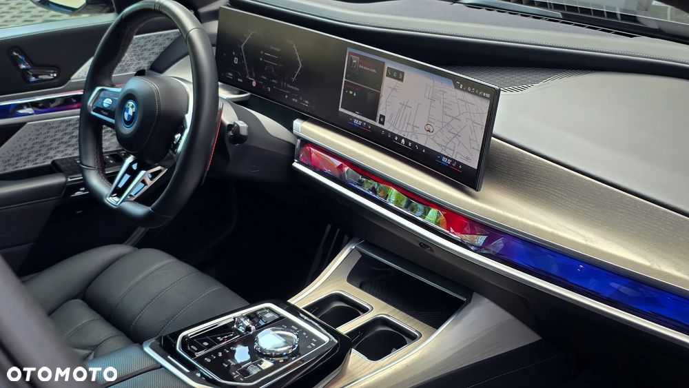 BMW Seria 7 M760e PHEV xDrive Individual Edition sport - 27