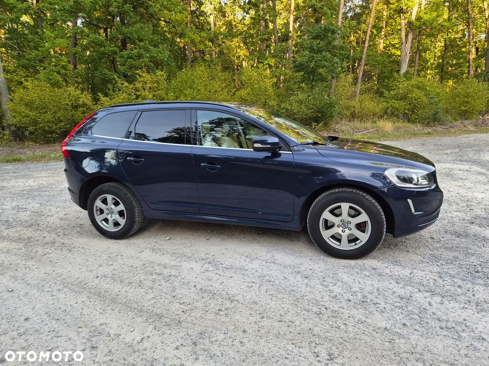 Volvo XC 60 2.4D AWD Momentum - 4