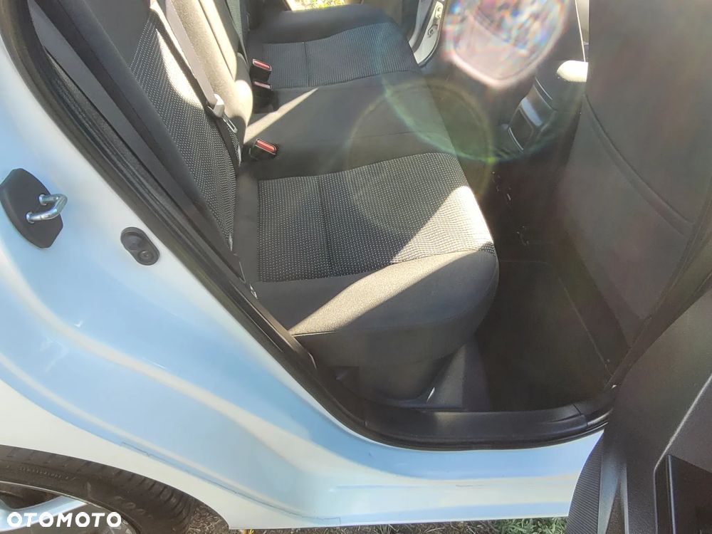 Toyota Auris 1.8 HSD Luna - 23