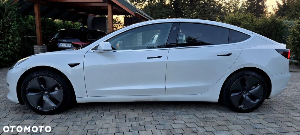 Tesla Model 3 - 21