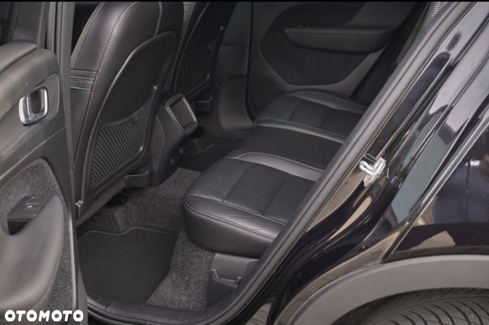 Volvo XC 40 T3 Momentum Pro - 26