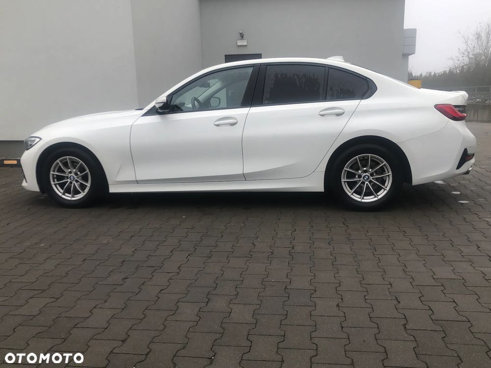 BMW Seria 3 318d Business Edition - 16