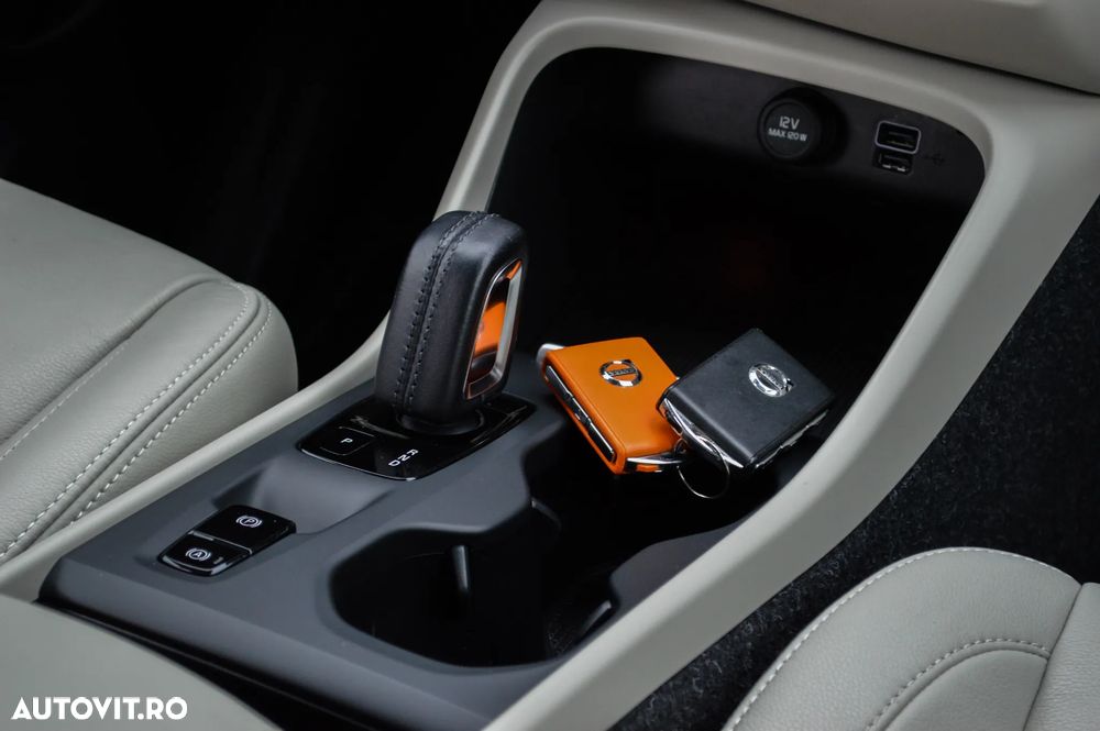 Volvo XC 40 Recharge T5 Twin Engine AT7 Inscription - 29