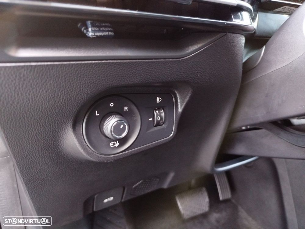 MG MG4 64 kWh Luxury - 25