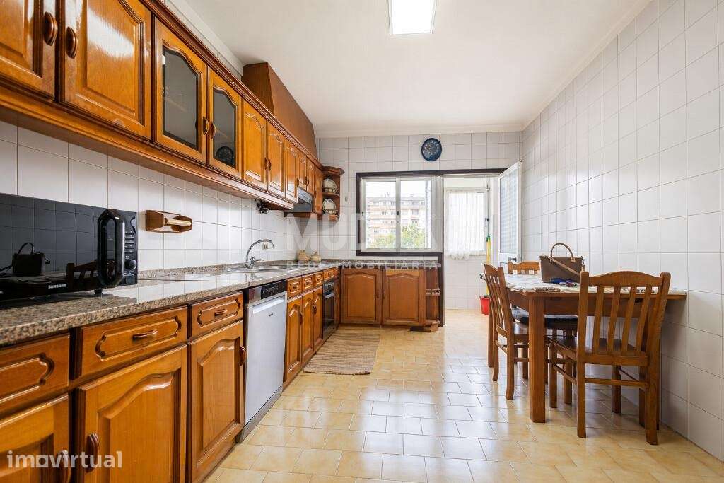 Apartamento T2 I Garagem Box - São João I 5 minutos do Centro - Grande imagem: 4/25