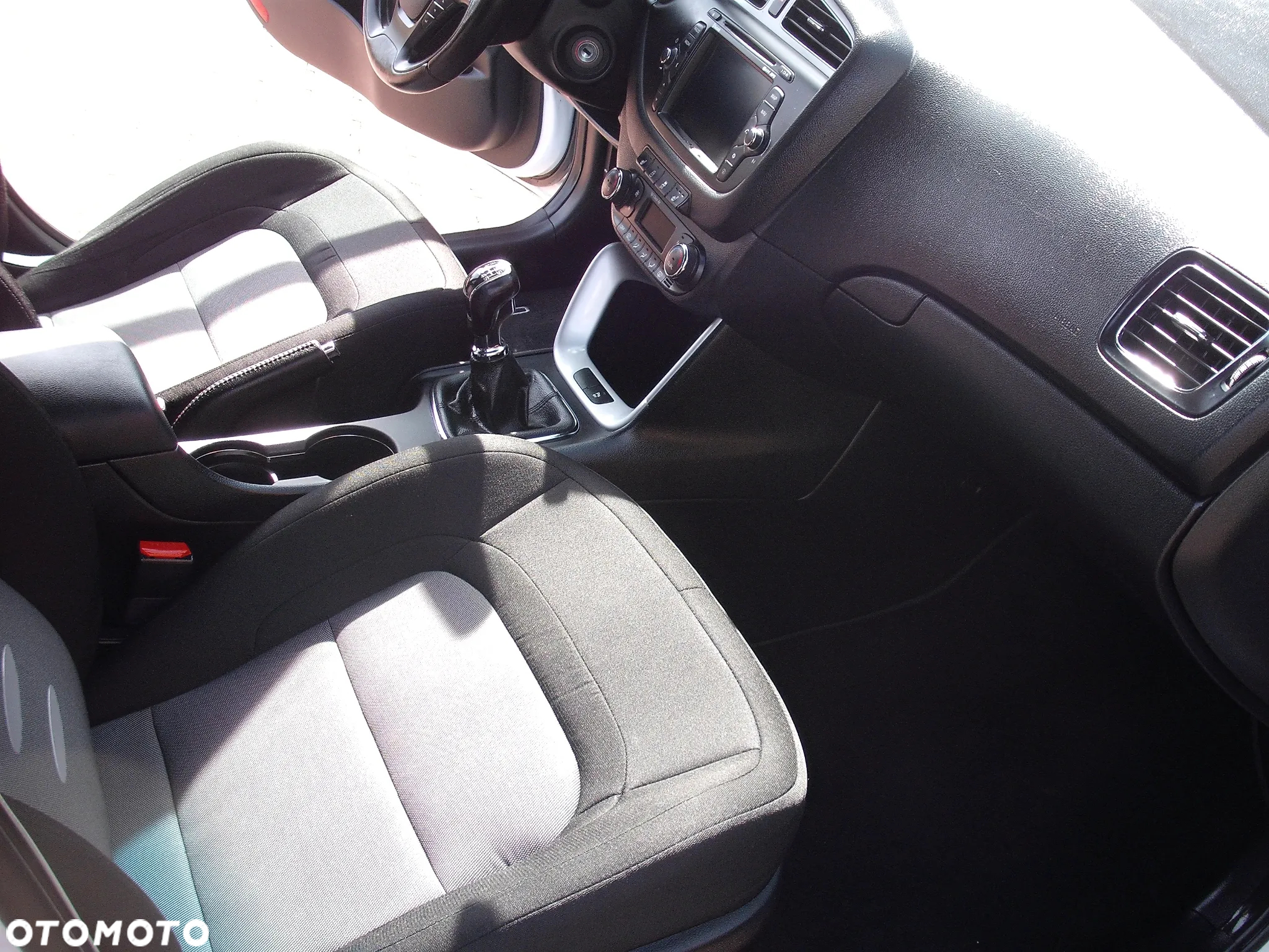 Kia Ceed - 12