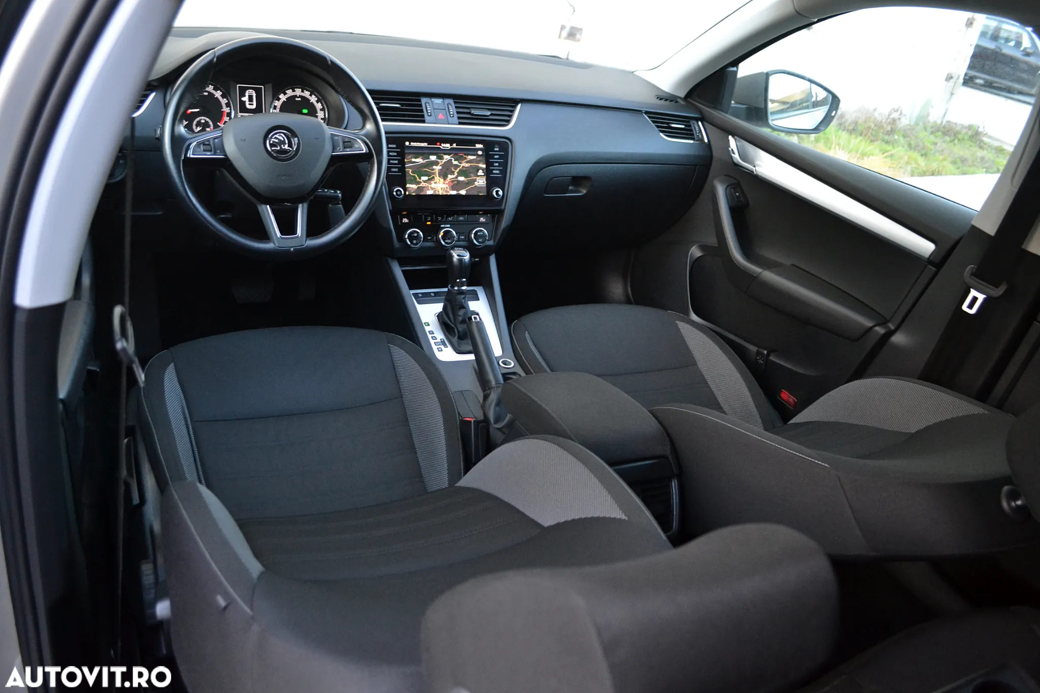 Skoda Octavia 1.6 TDI DSG Soleil - 10
