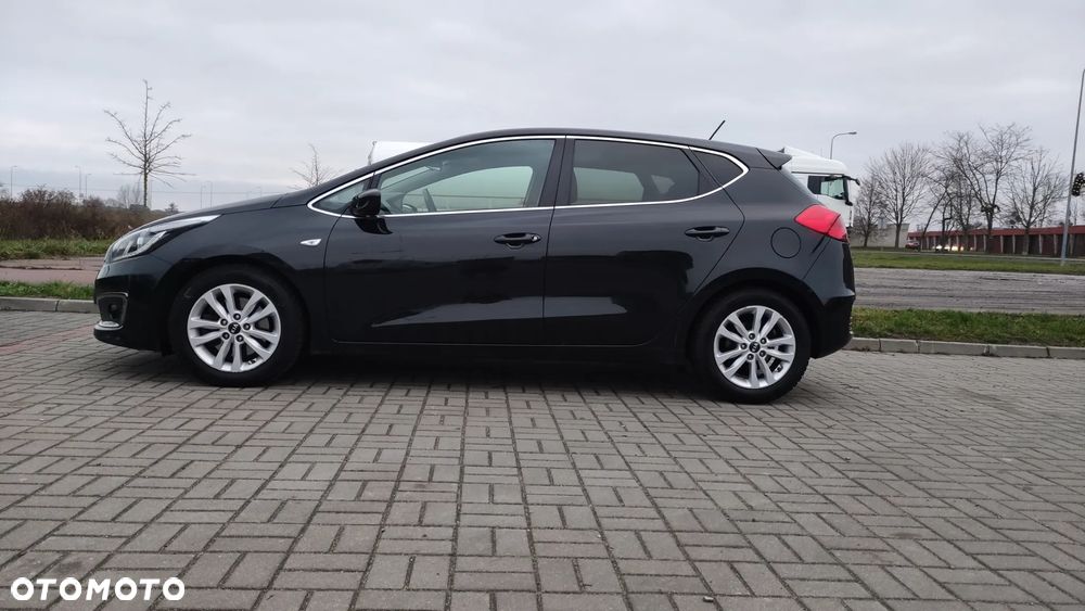 Kia Ceed 1.6 CRDi 136 ISG Vision - 8