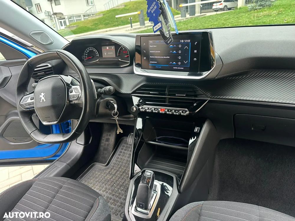 Peugeot 2008 PureTech 130 EAT8 Allure - 6