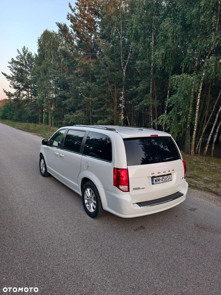 Dodge Grand Caravan - 27