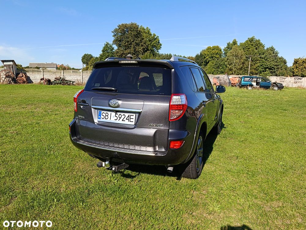 Toyota RAV4 2.2 D-CAT 2010 - 12