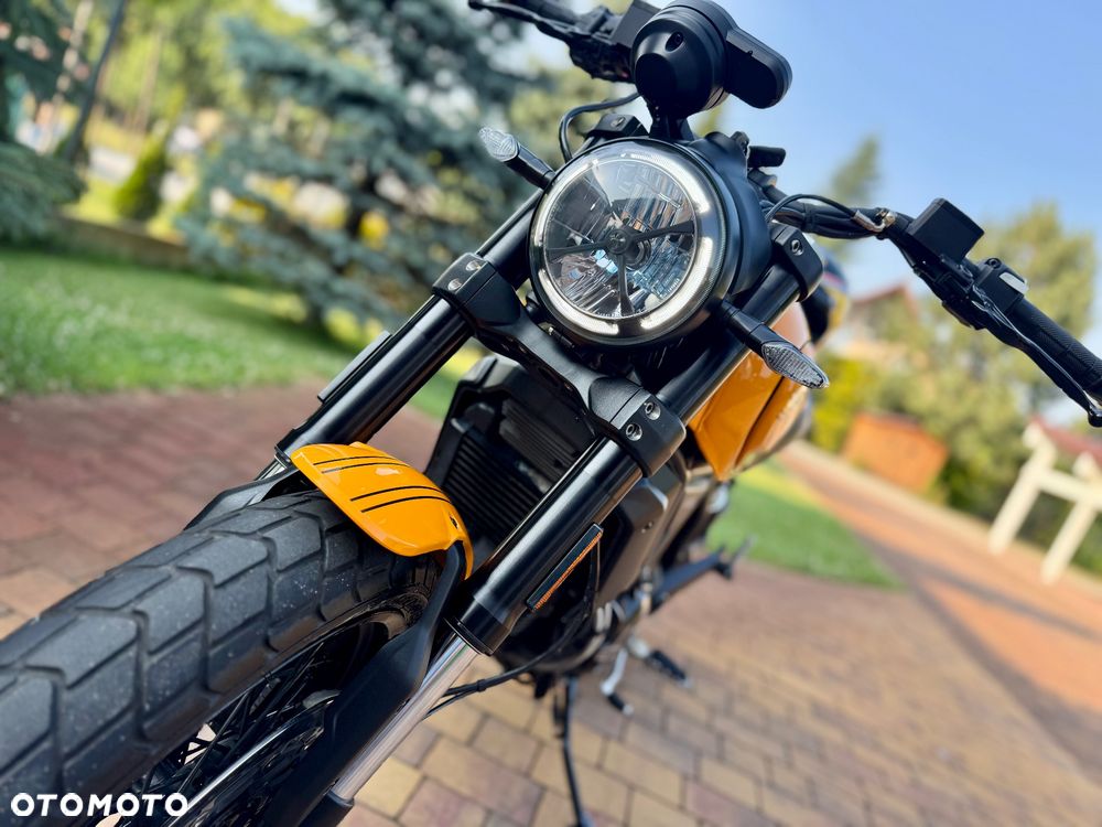 Ducati Scrambler - 12