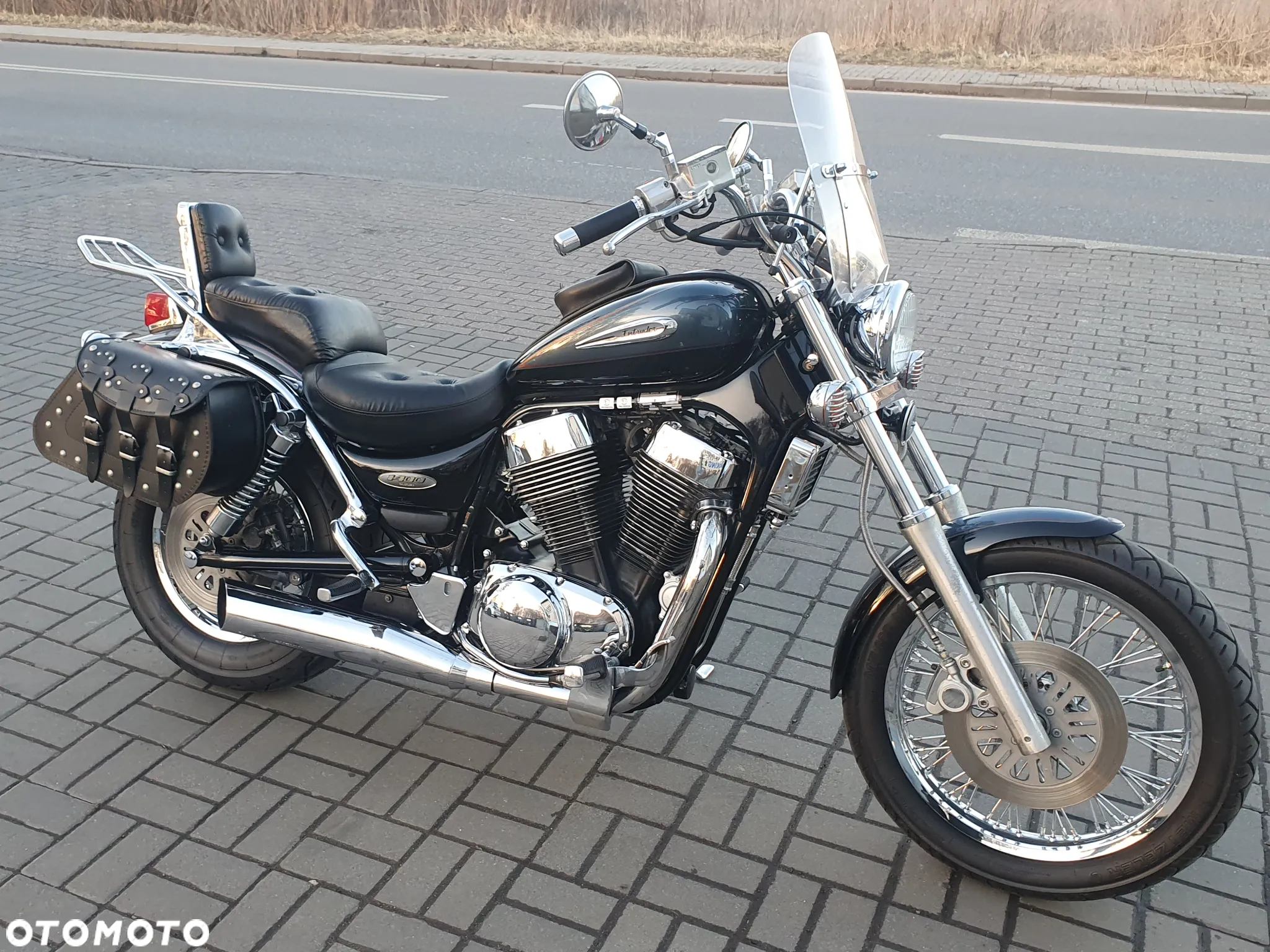 Suzuki Intruder - 11