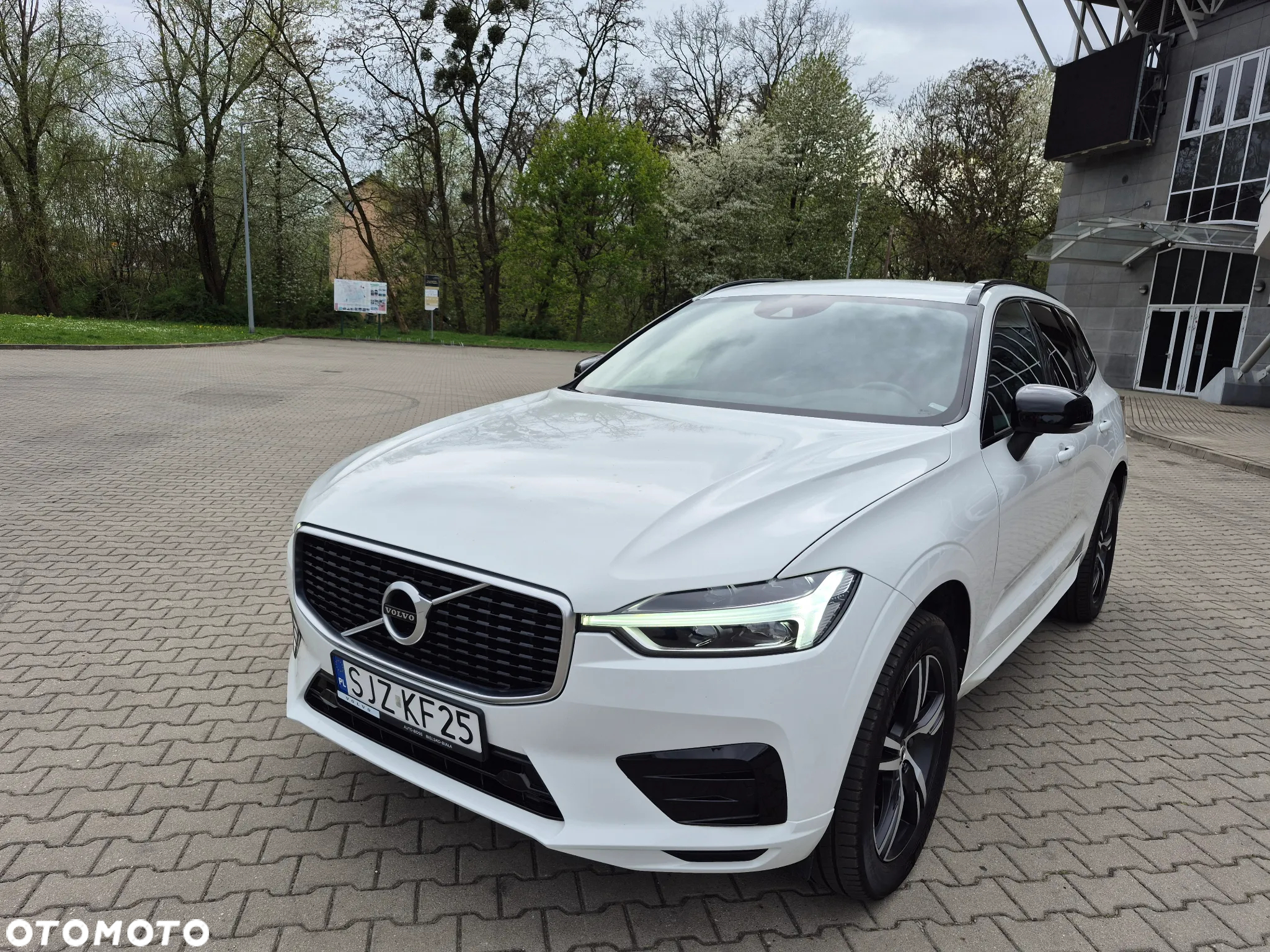 Volvo XC 60 D4 R-Design - 13