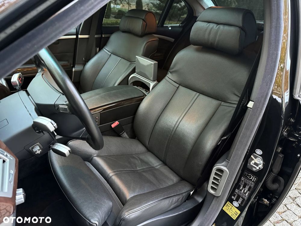 BMW Seria 7 750i L - 14