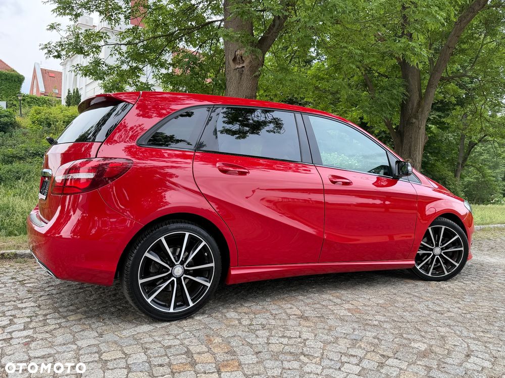 Mercedes-Benz Klasa B 180 7G-DCT Urban - 17