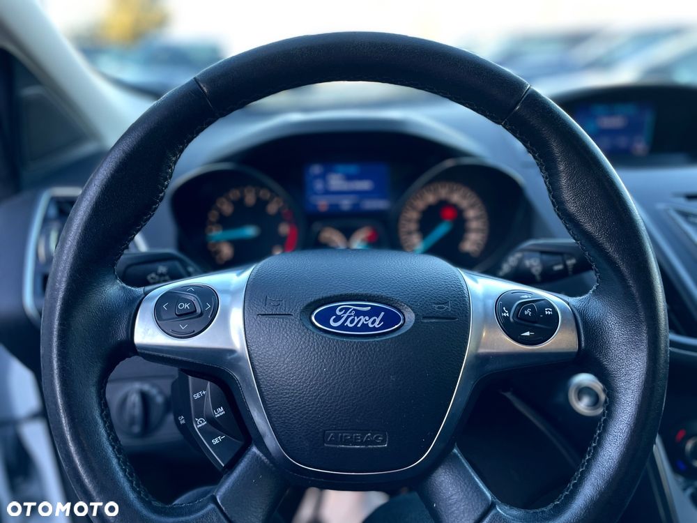 Ford Kuga 2.0 TDCi 2x4 Titanium - 18