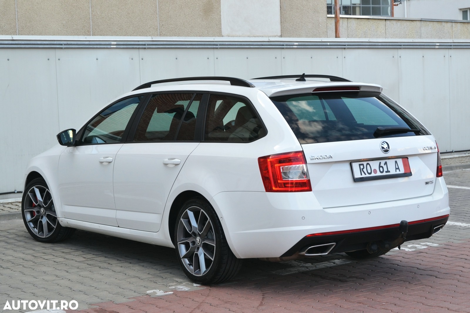 Skoda Octavia 2.0 TDI DSG RS - 3